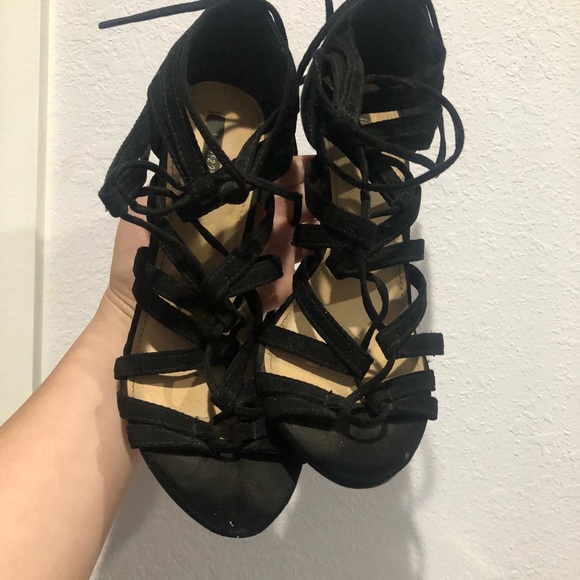 Strappy heels - Picture 2 of 4